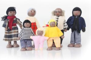 Wooden Black Dollhouse People, 7 Family Figures Miniature Doll House, Wooden Doll House Family Dress-up Characters Grandpa, Grandma, Mom, Dad, Boy, Girl and Baby